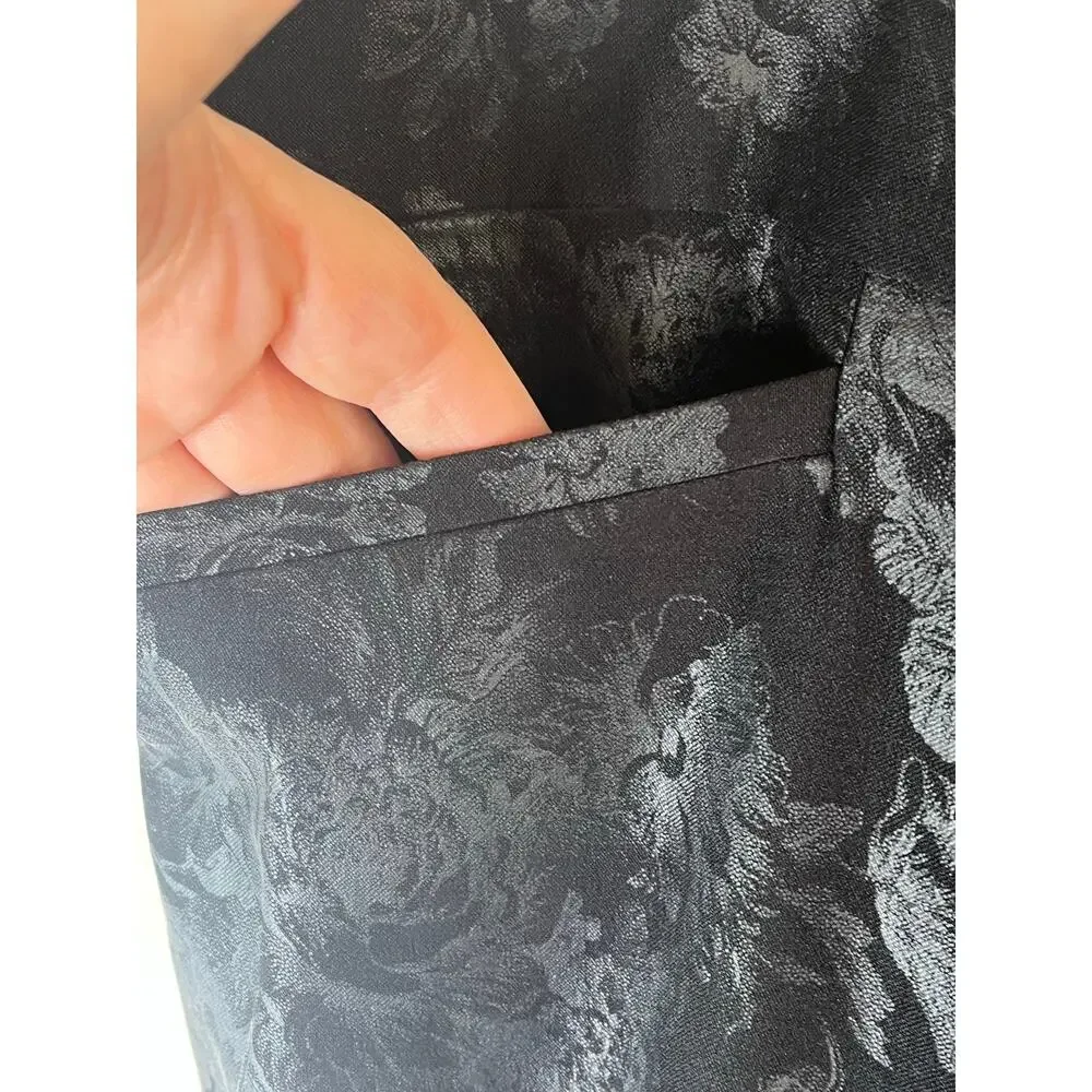 Chico's So Slimming black floral foiled pull-on pants, size 14R, EUC